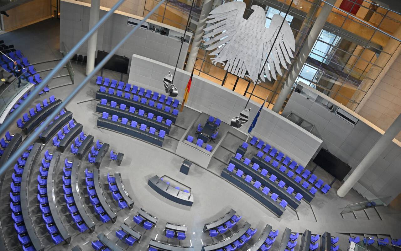 Blick in den Plenarsaal des Bundestags in Berlin