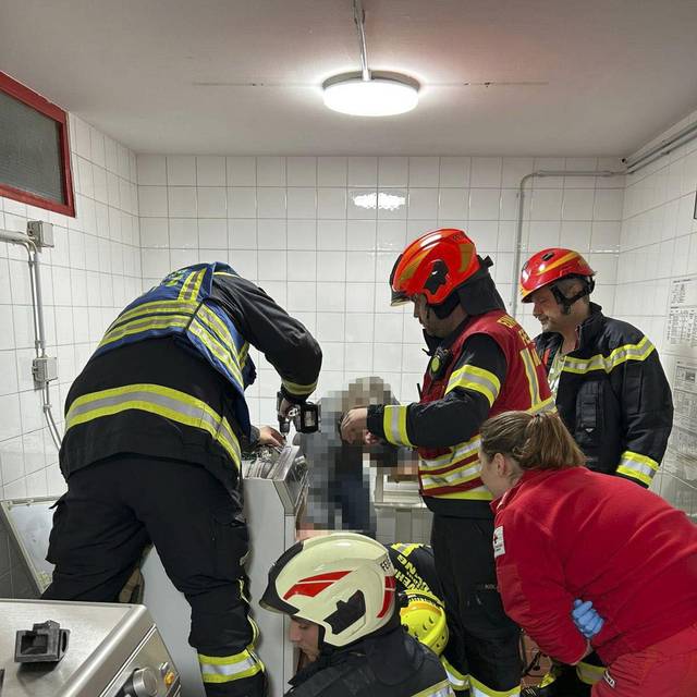 Feuerwehr befreit 13-Jährige aus Wäschetrockner