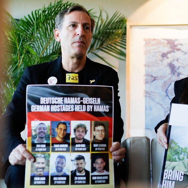 Merz trifft Angehörige der Hamas-Geiseln