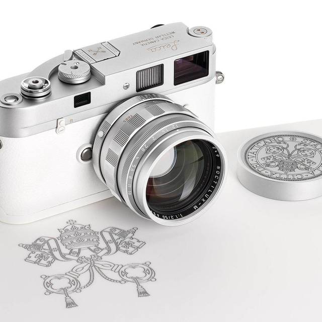 Leica-Kamera aus dem Besitz von Papst Franziskus