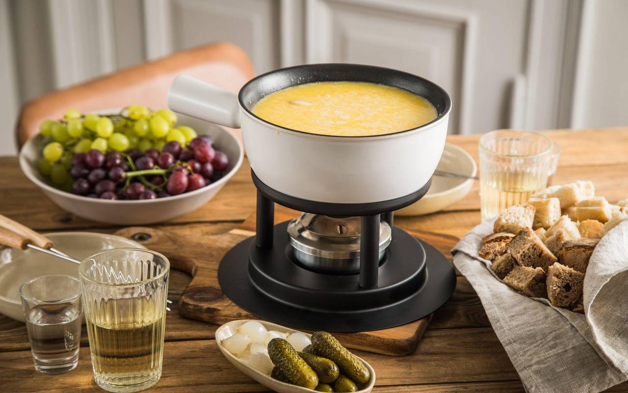 Käsefondue auf einem Tisch