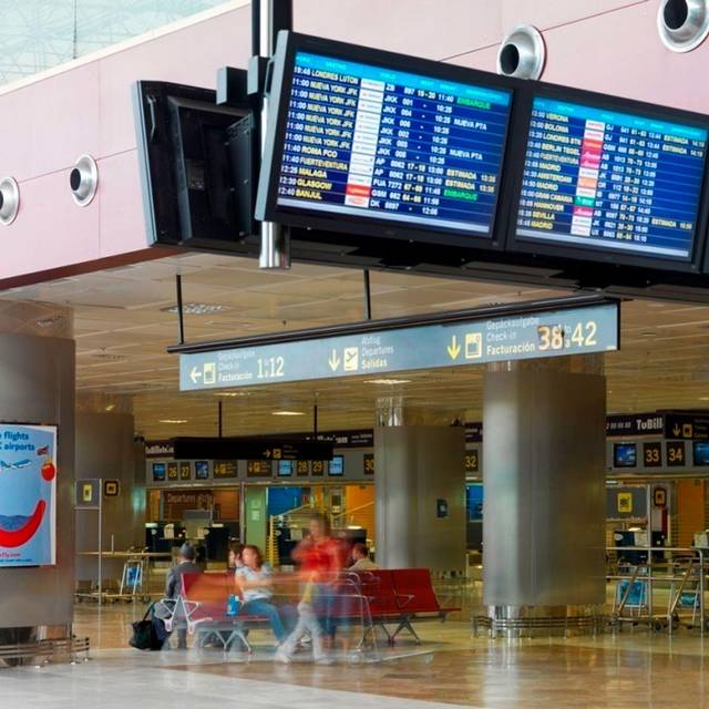 Tourist will mit toter Frau ins Flugzeug