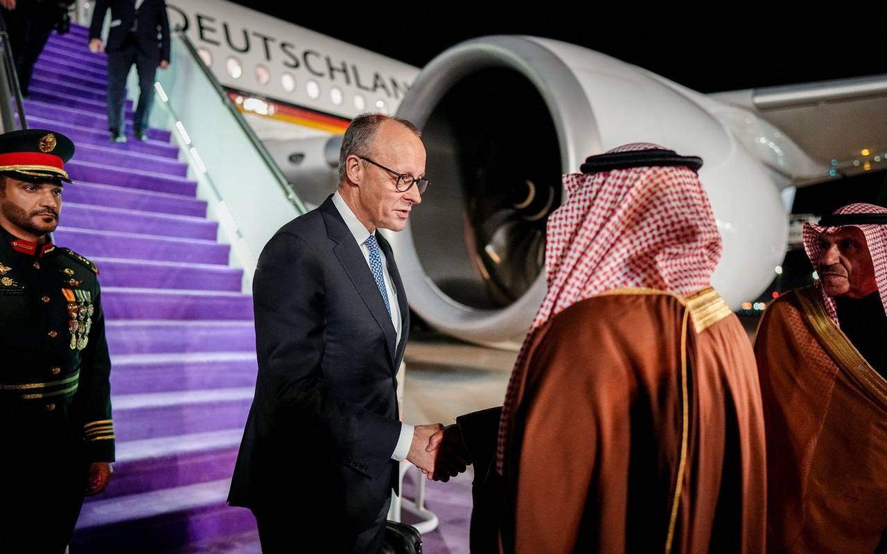 Bundeskanzler Merz reist in die Golfregion