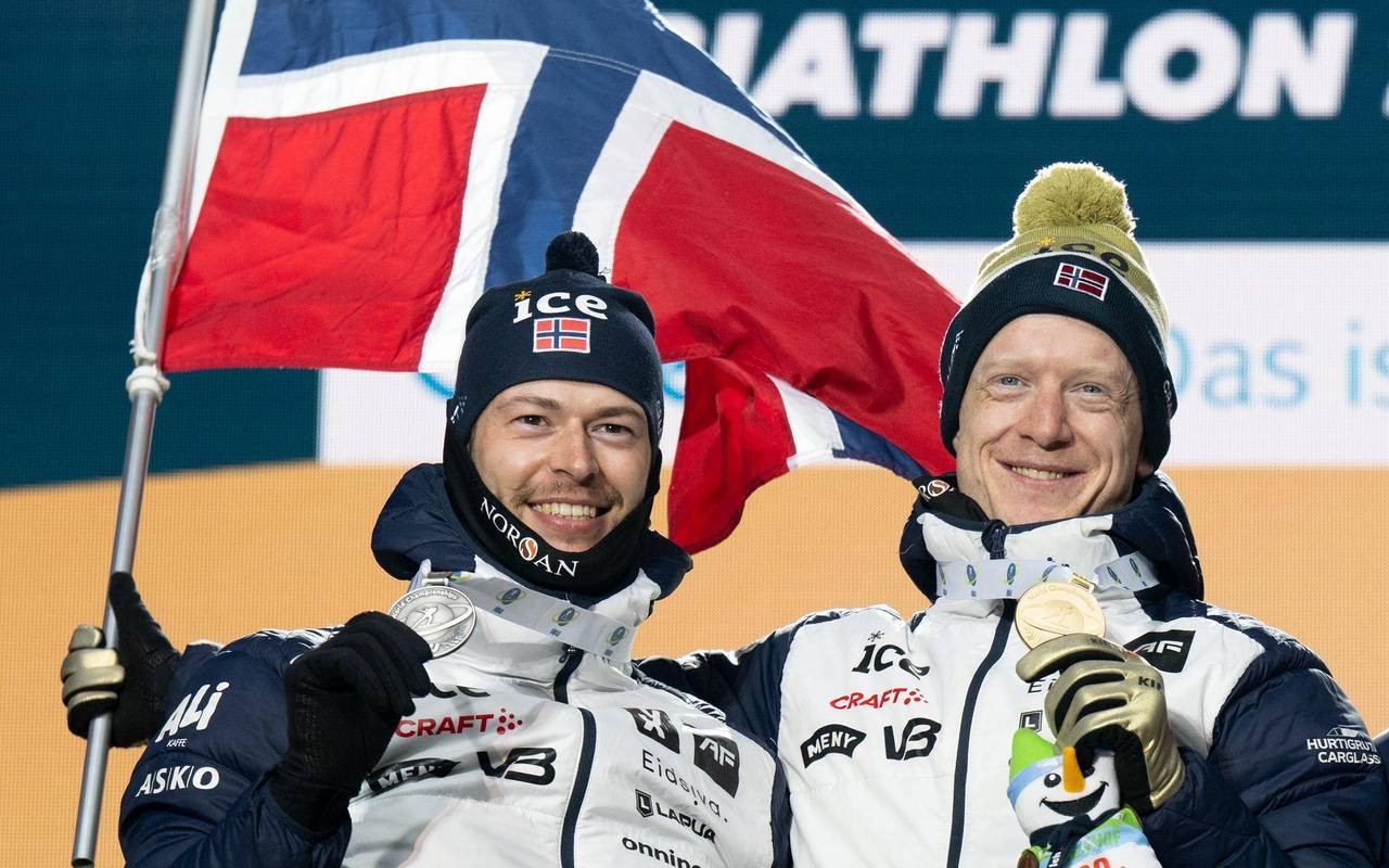 Sturla Holm Laegreid (l) und Johannes Thingnes Bö