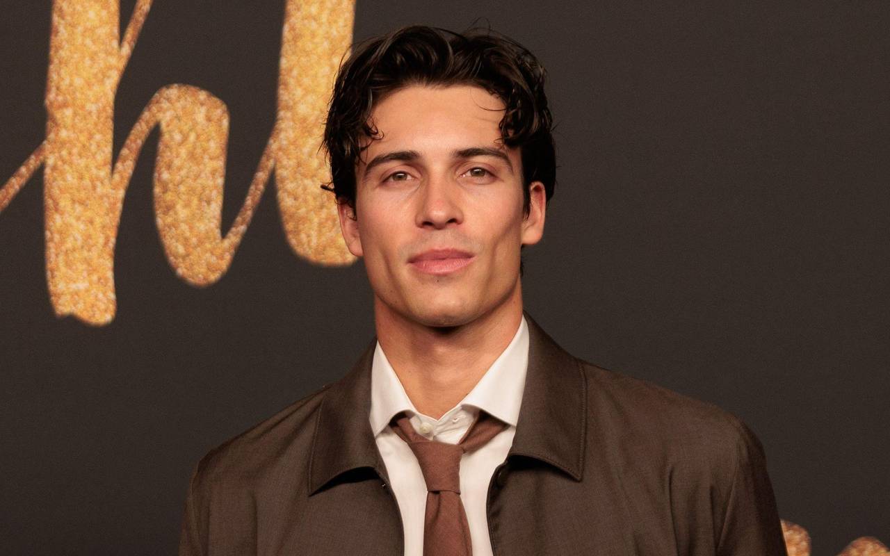 Elevator Boy Tim Schäcker