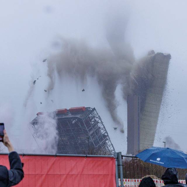 Sprengung Kamin des Steinkohlenkraftwerks Ibbenbüren