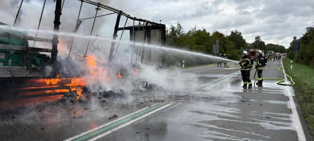 B54 bei Ochtrup muss nach LKW Brand ausgebessert werden