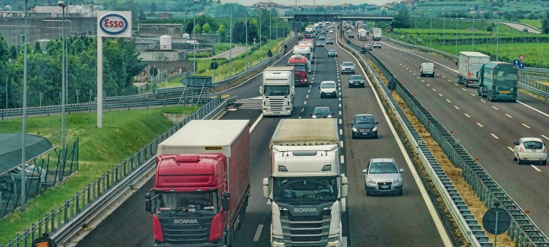 Hochzeitskorso gefährdet Mitfahrer auf der A1