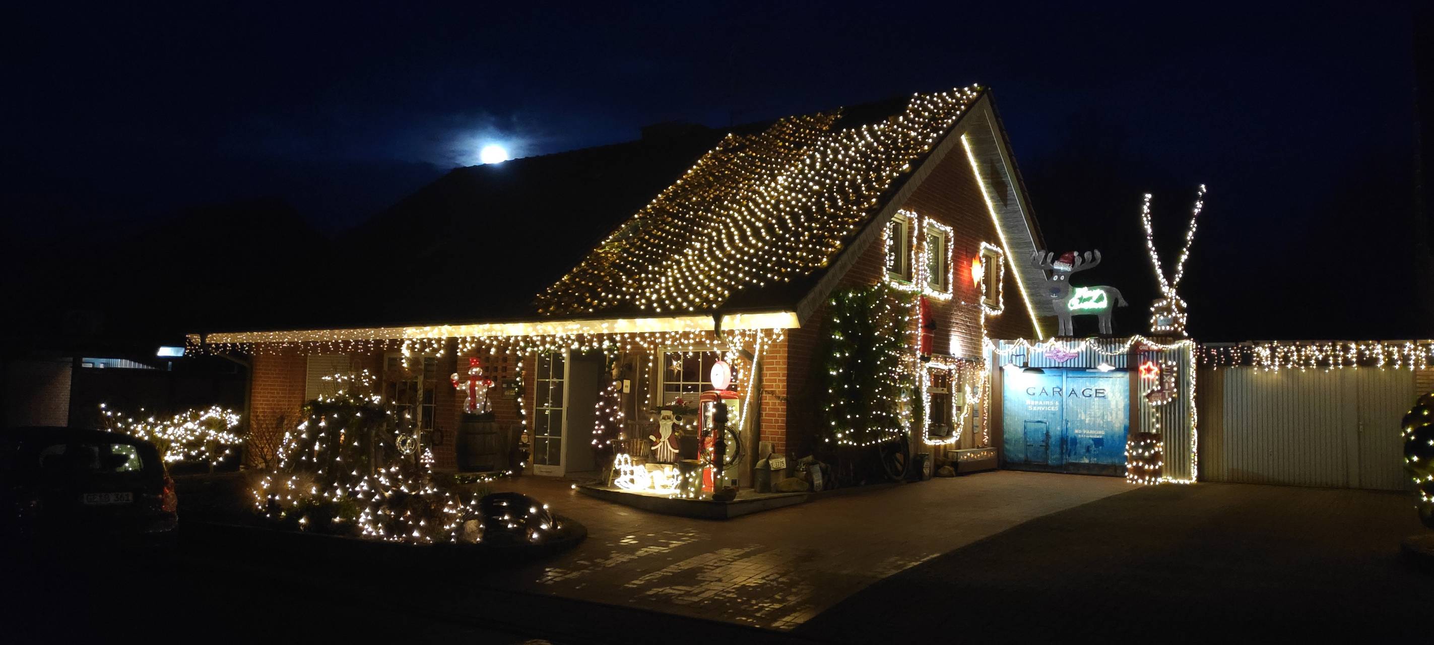 RADIO WMW Interview XXL: Leuchtendes Weihnachtshaus in Oeding