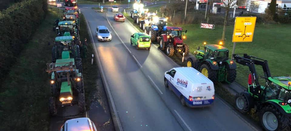 Trecker-Flashmob im Kreis Borken
