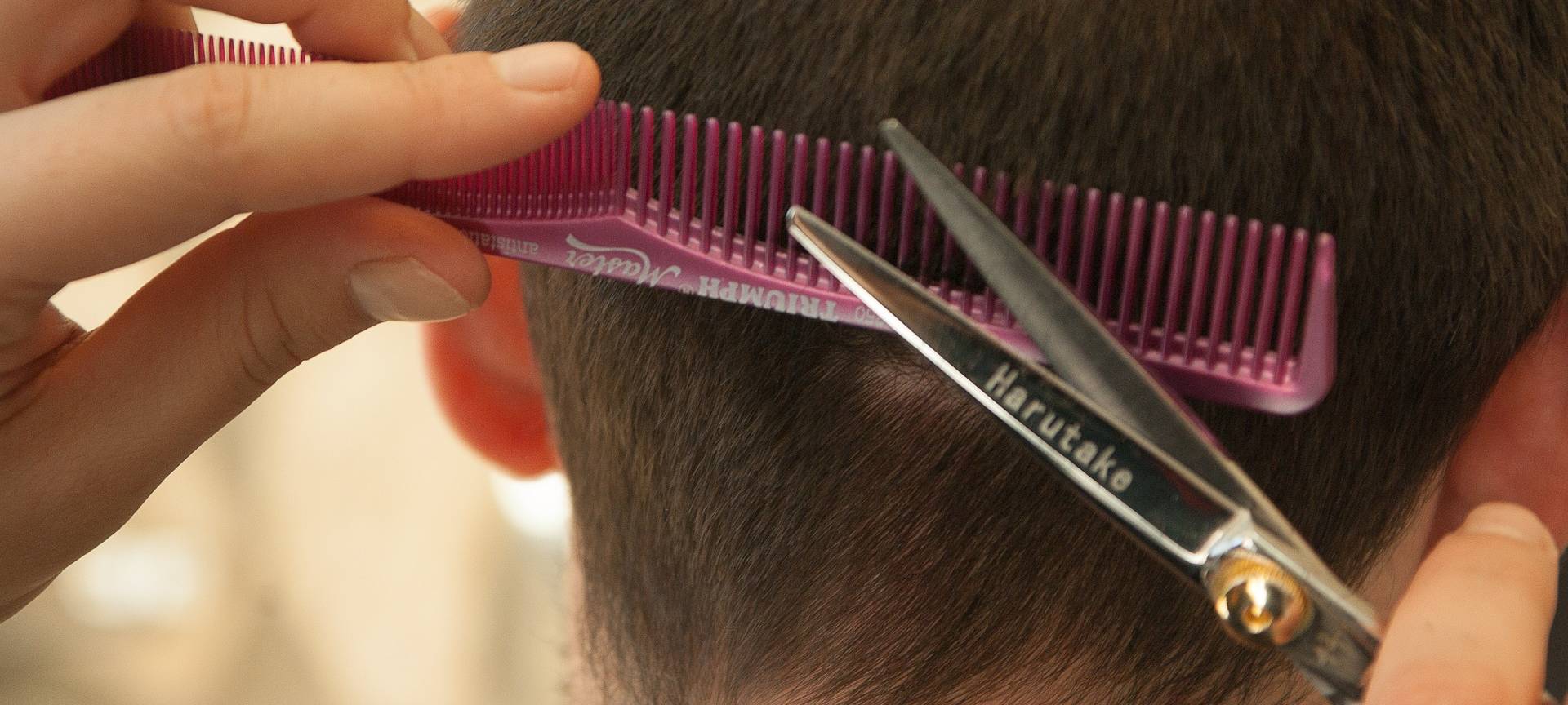 Friseure wieder geöffnet