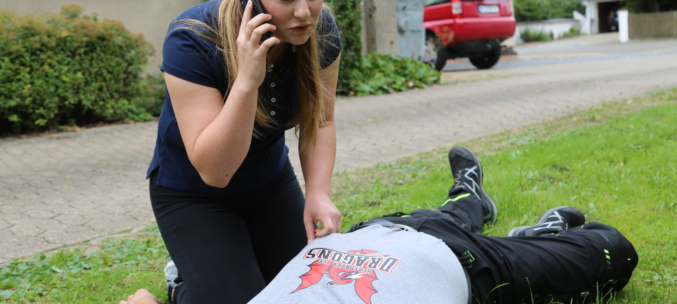 Erste-Hilfe Kentnisse auffrischen, sagt das DRK