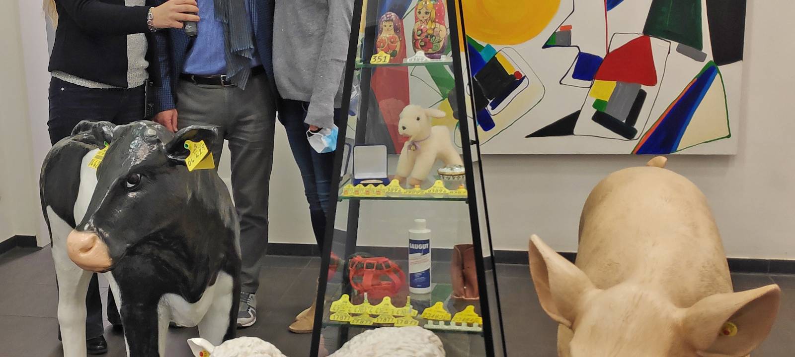 Die Familie Nehls im Showroom ihres Unternehmens Caisley