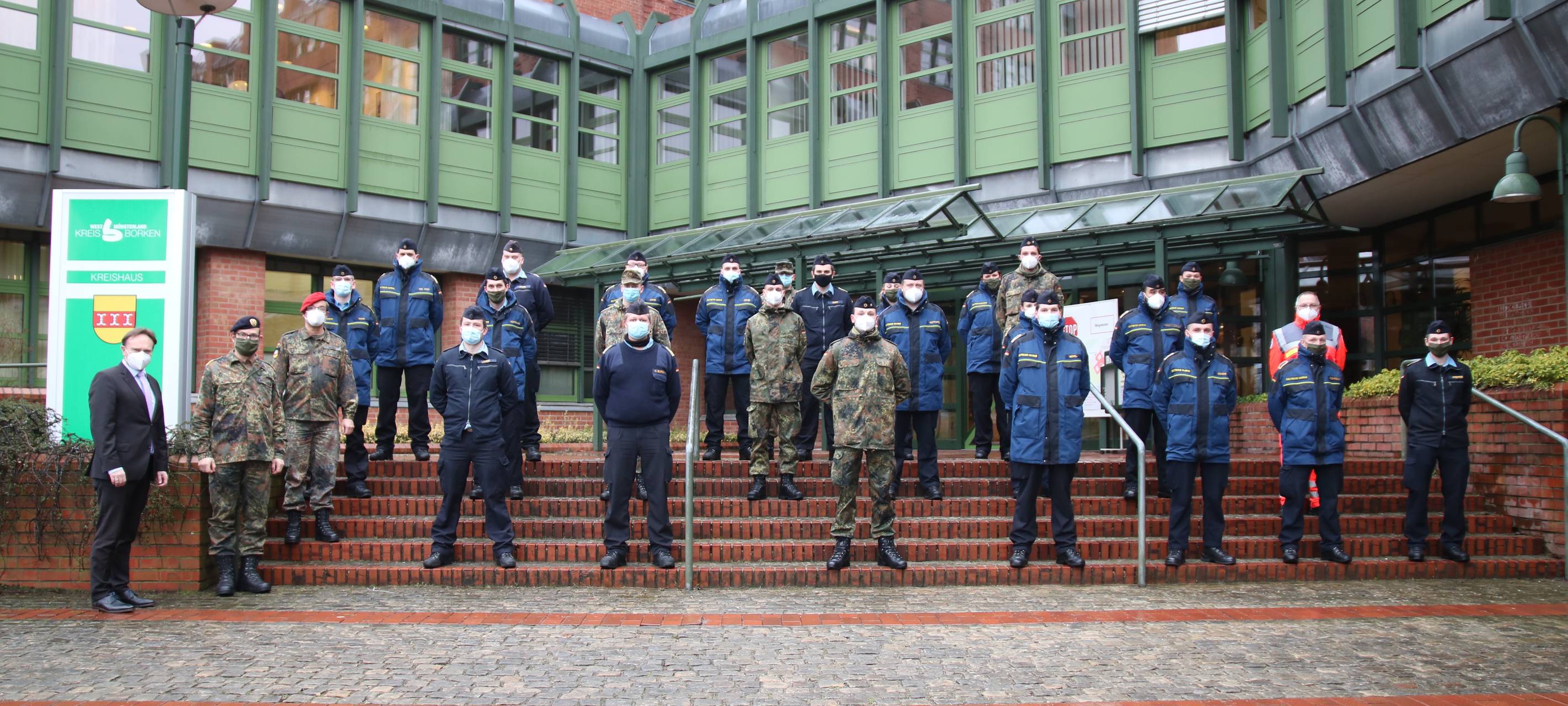 Soldaten helfen mit Schnelltests