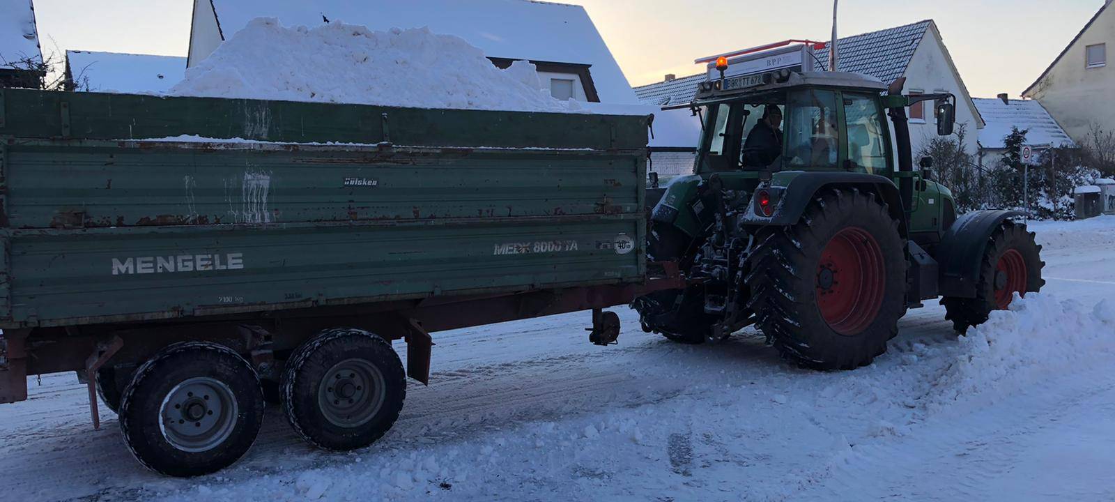 Landwirte unterstützen Winterdienst in Borkens Wohngebieten