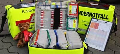 Kindernotfallkoffer für die Rettungsdienste im Kreis
