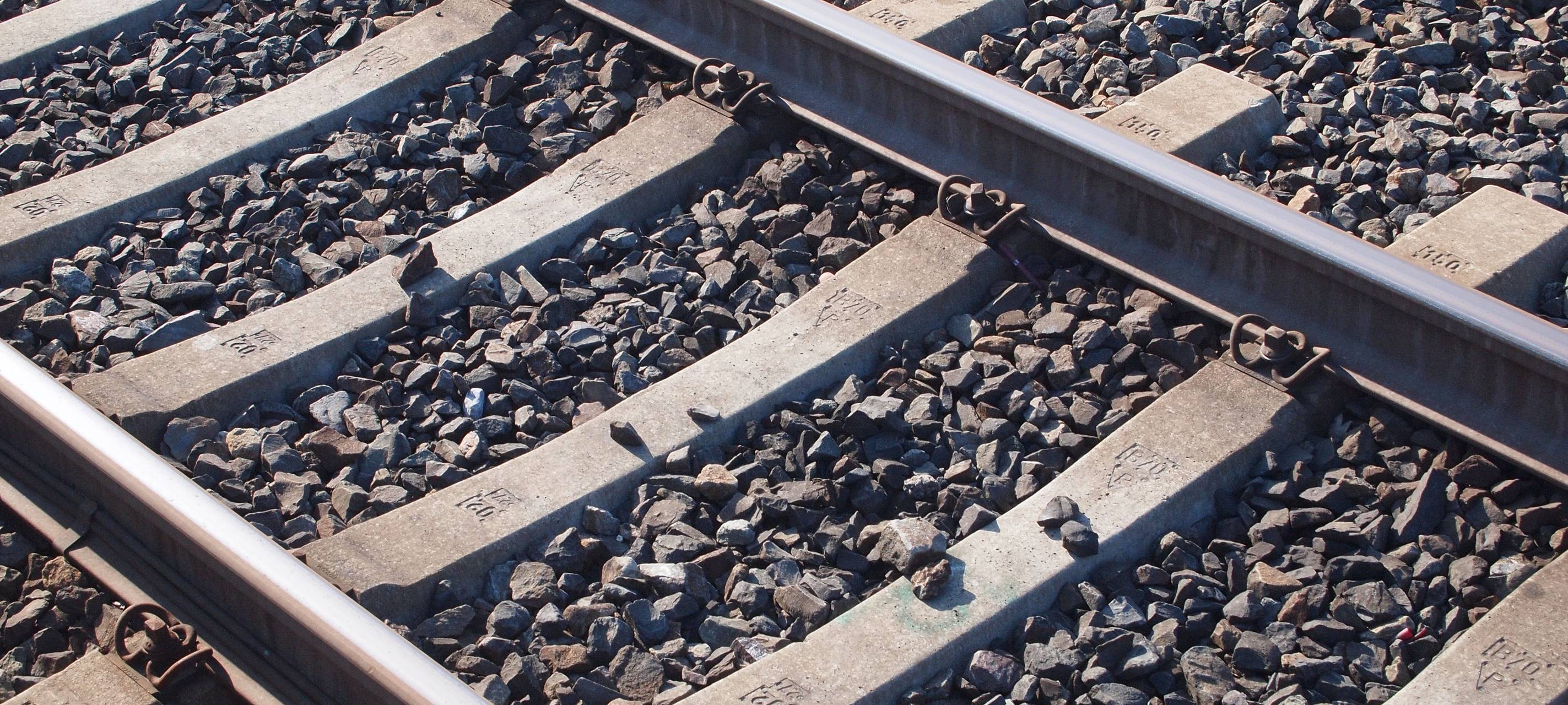 Mann von Zug erfasst und sehr schwer verletzt