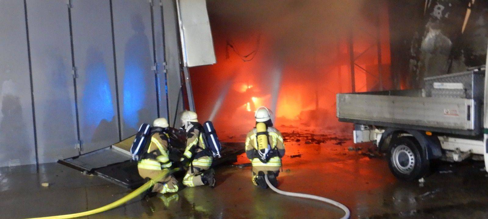 Brand einer Lagerhalle in Borken durch technischen Defekt