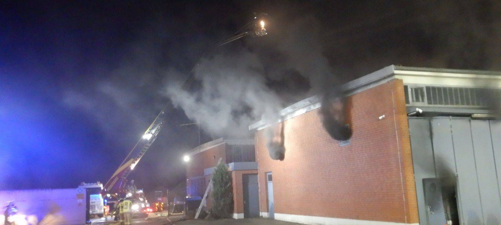 Brand einer Lagerhalle in Borken durch technischen Defekt