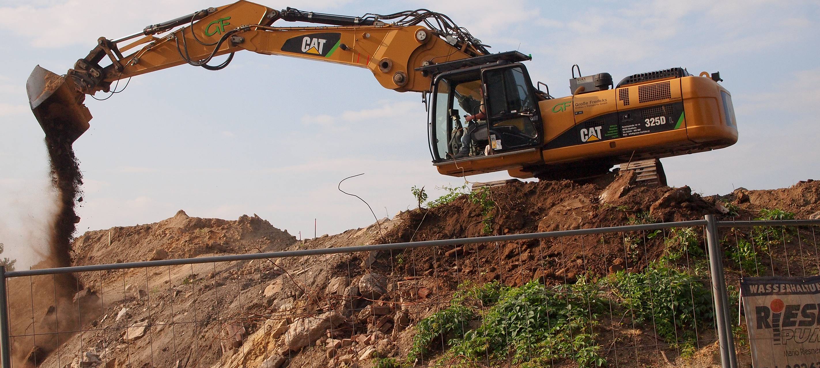 Diesel aus Bagger geklaut