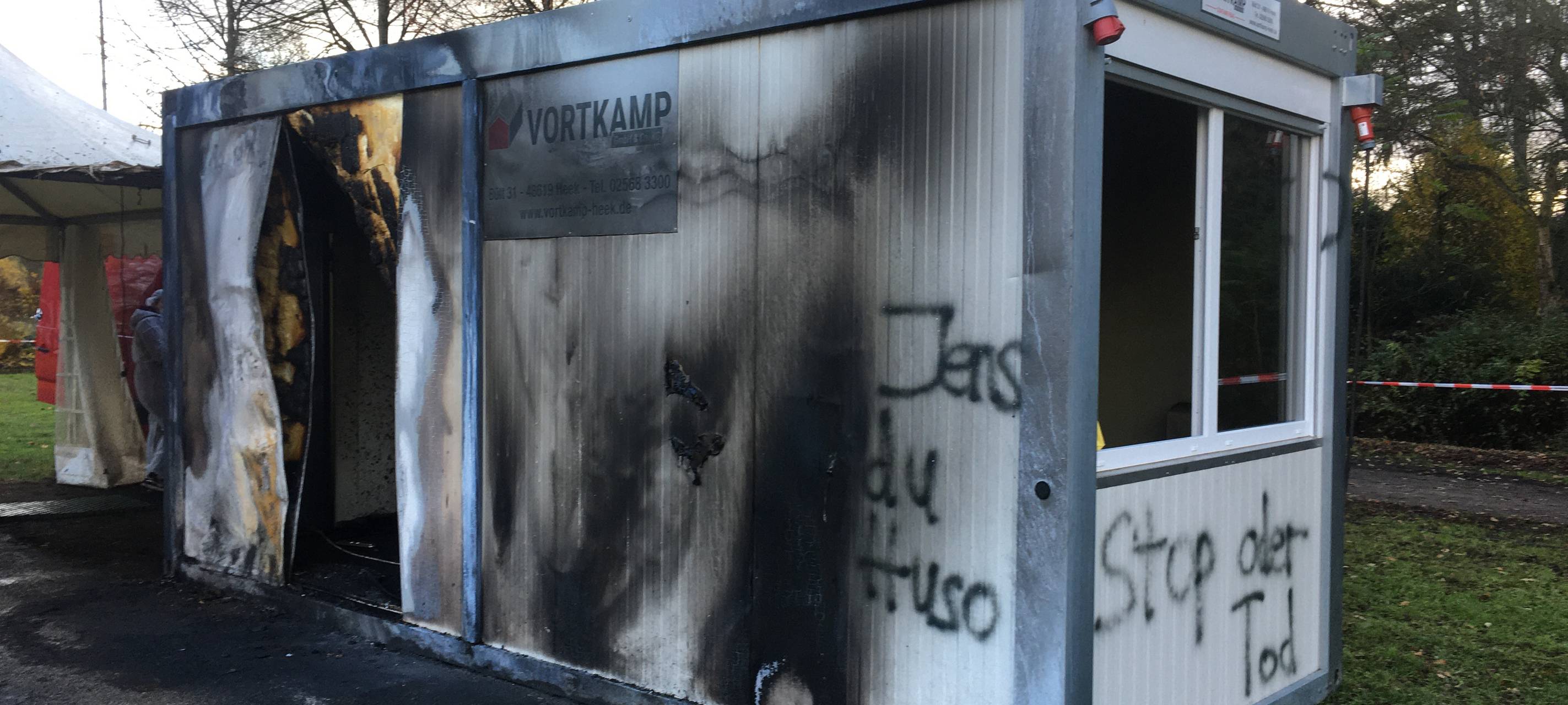 Brandanschläge auf zwei Teststationen im Kreis Borken