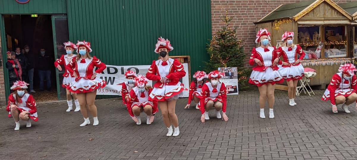 1000 Euro für die Velener Funkenmariechen