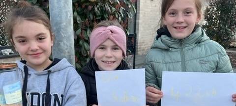Spendenaktion: Kinder aus Wüllen backen Waffeln