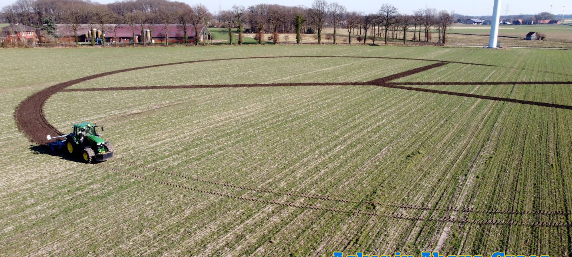 Grubbern für den Frieden - Landwirte im Kreis Borken