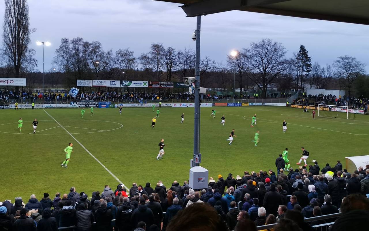 NiederrheinpokalViertelfinale Bocholt verliert gegen den MSV Radio WMW NiederrheinpokalViertelfinale Bocholt verliert gegen den MSV Radio WMW