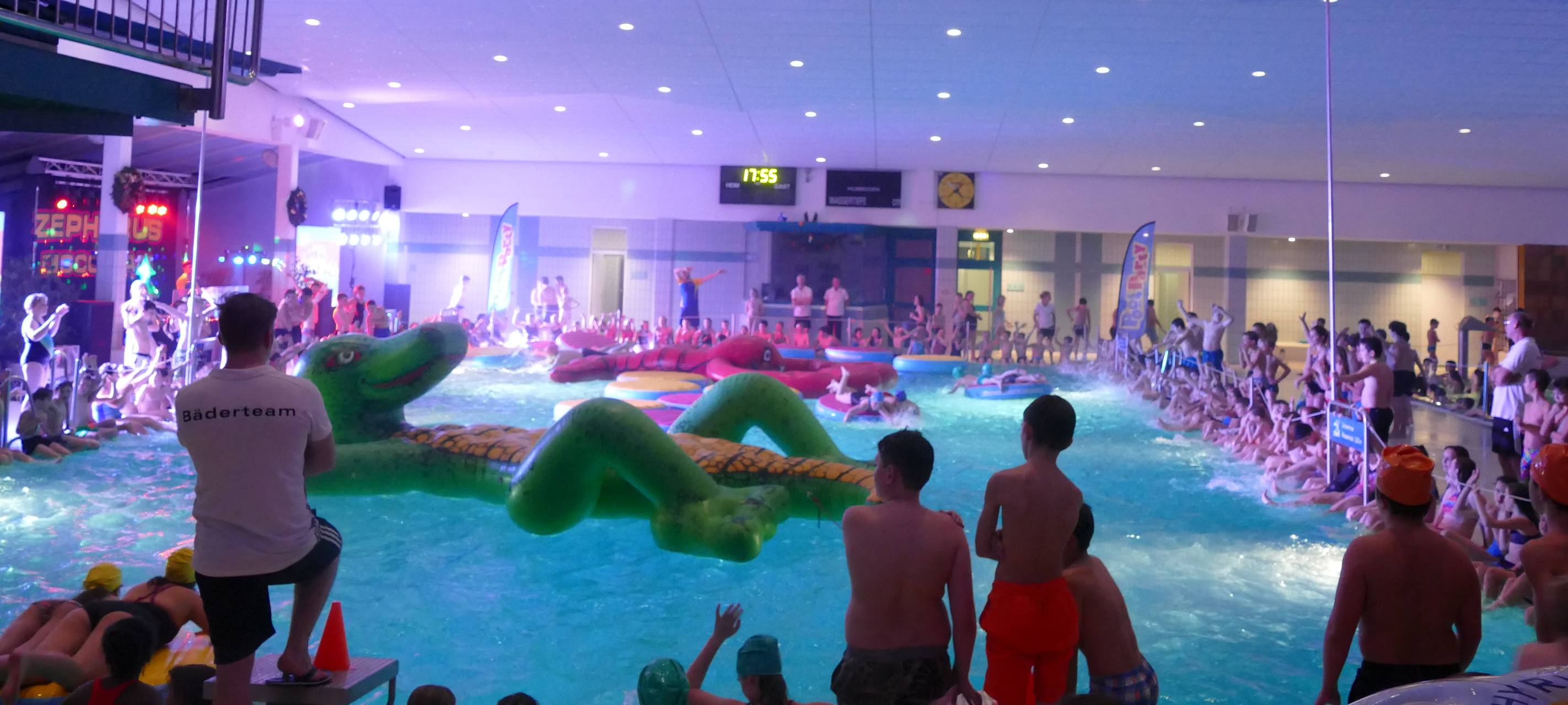 Wieder "School's Out Poolparty" in Gronau