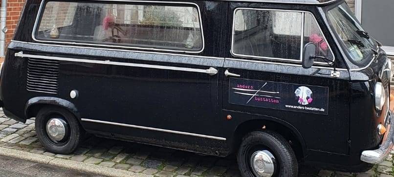 Geklauter Leichenwagen wieder da