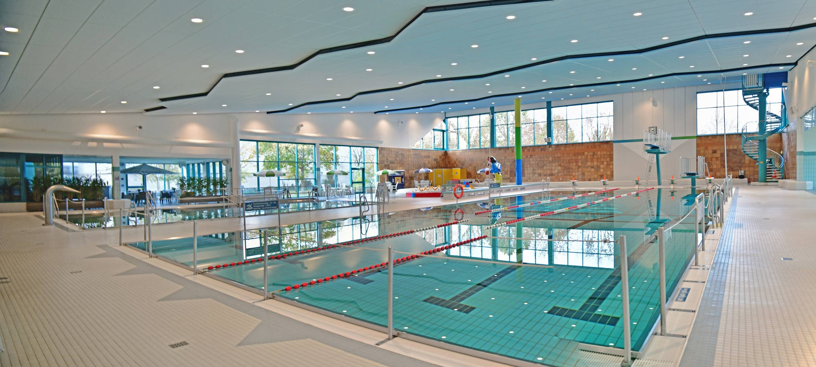 Hallenbad Gronau öffnet