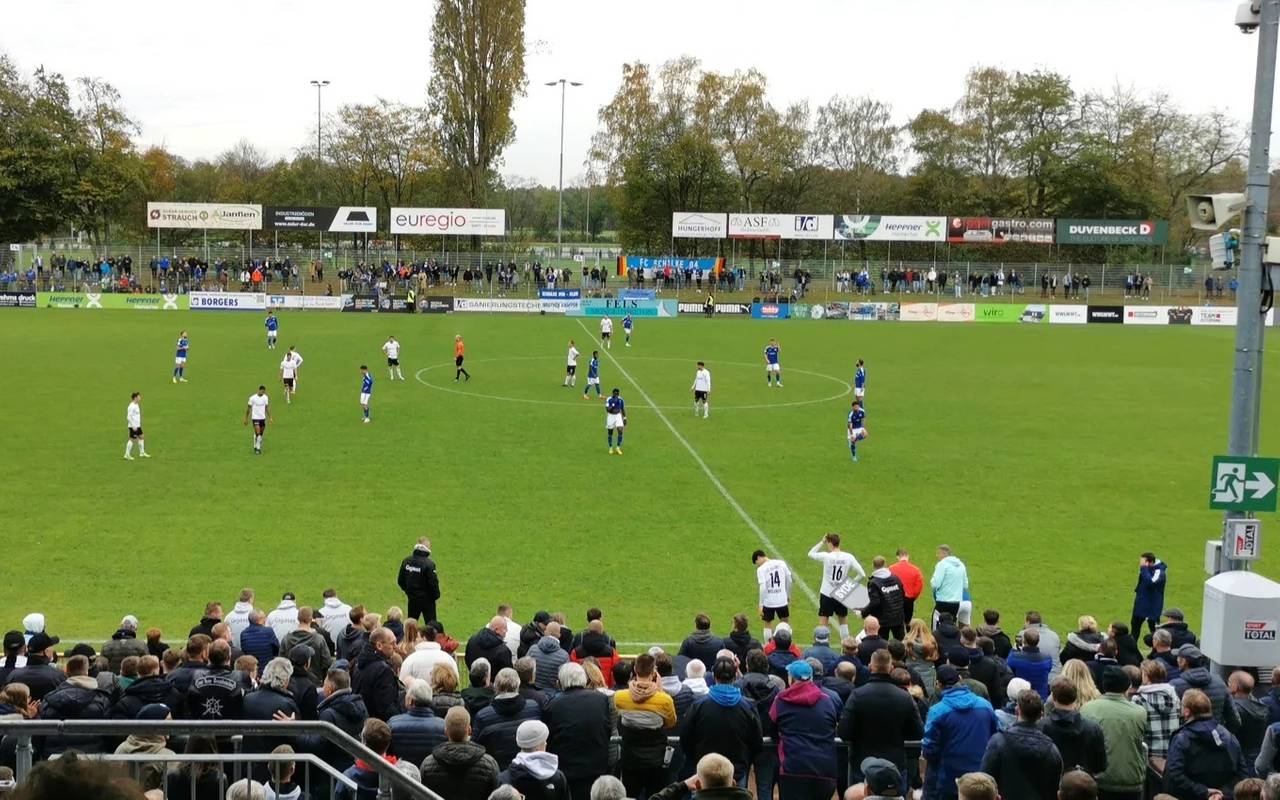 1. FC Bocholt gegen Fortuna Köln in der Gigaset Arena Radio WMW 1. FC Bocholt gegen Fortuna Köln in der Gigaset Arena Radio WMW