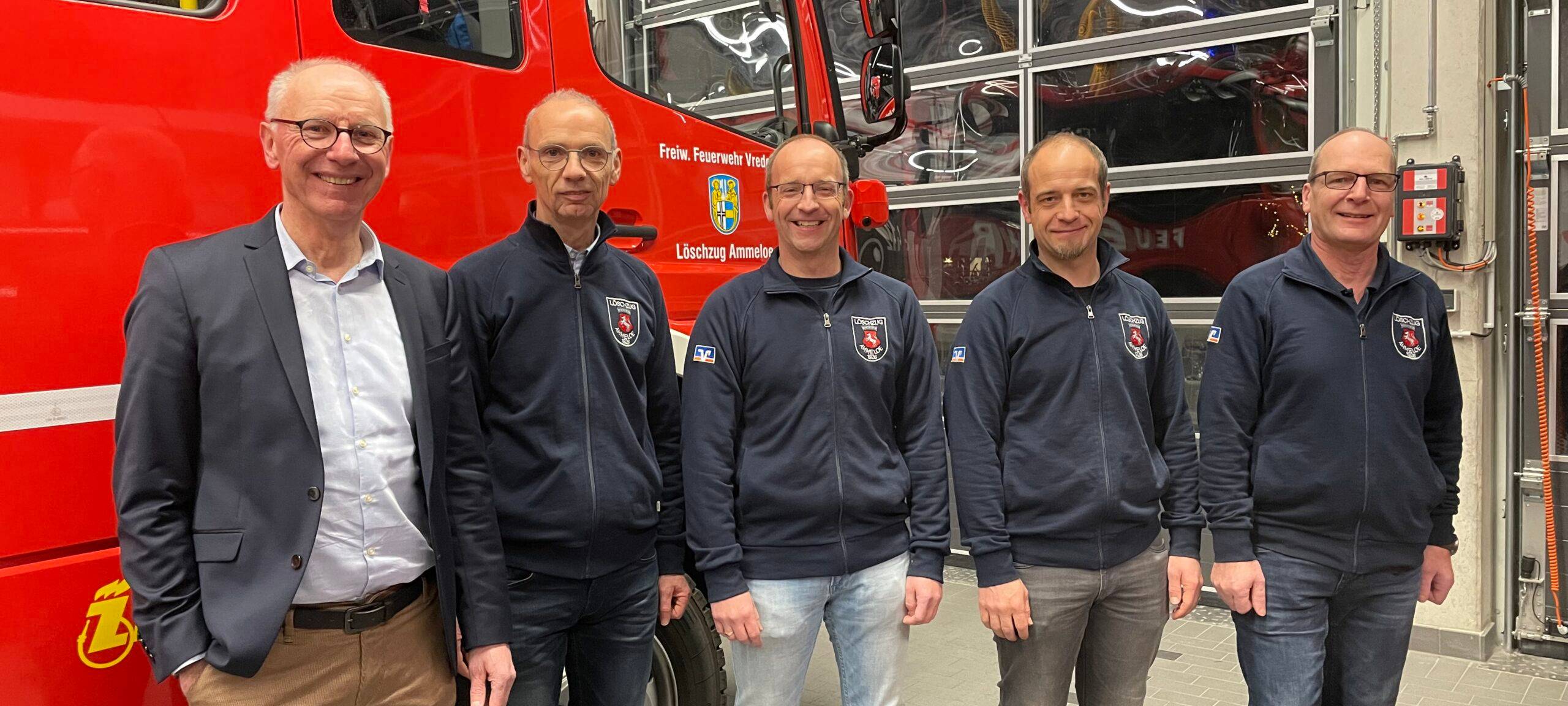 Jacken-Spende für Löschzug Ammeloe