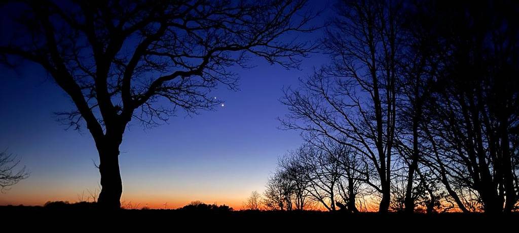 Wir können Jupiter und Venus sehen
