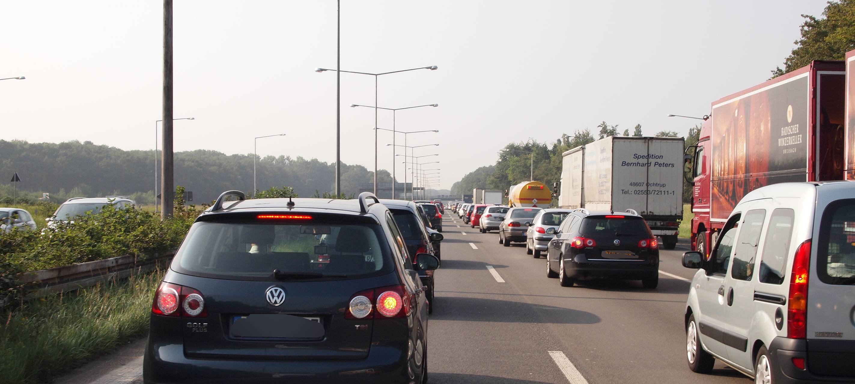 Volle Autobahnen und Fernstraßen an Ostern