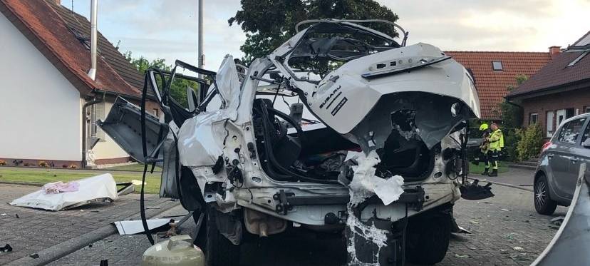 Auto in Coesfeld wohl wegen einer Gasflasche explodiert