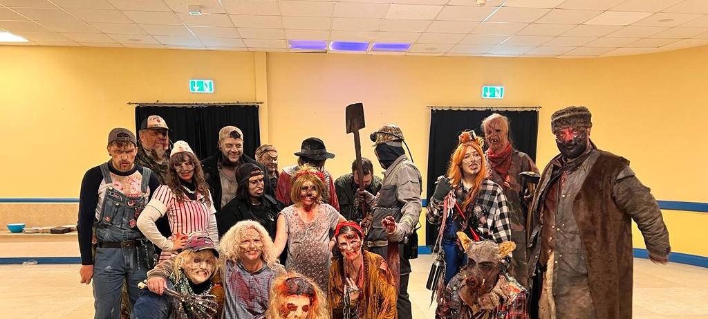 Monster-Crashkurs - Silvia im Moviepark