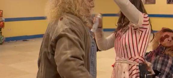 Monster-Crashkurs - Silvia im Moviepark