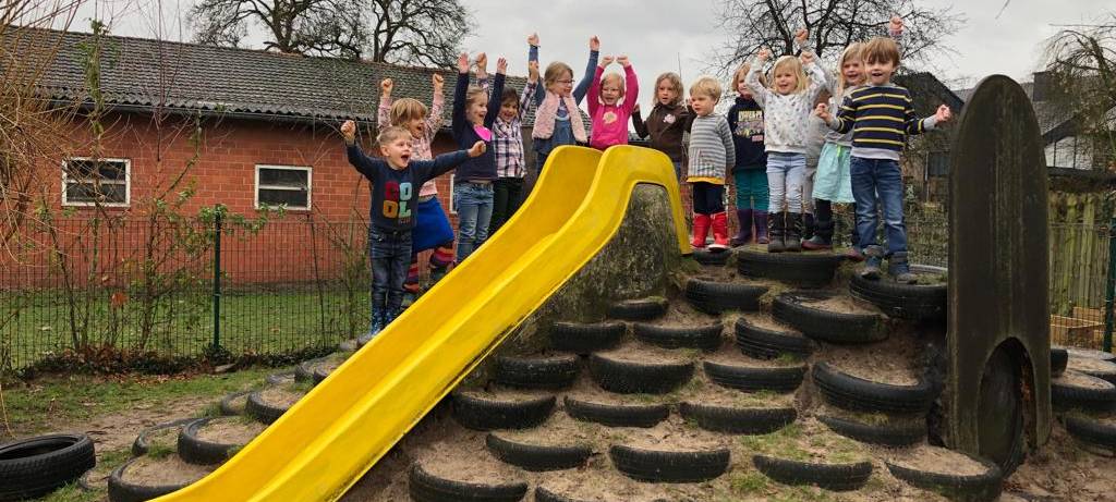 Neuer Rutschenhügel für das Kinderparadies Pusteblume