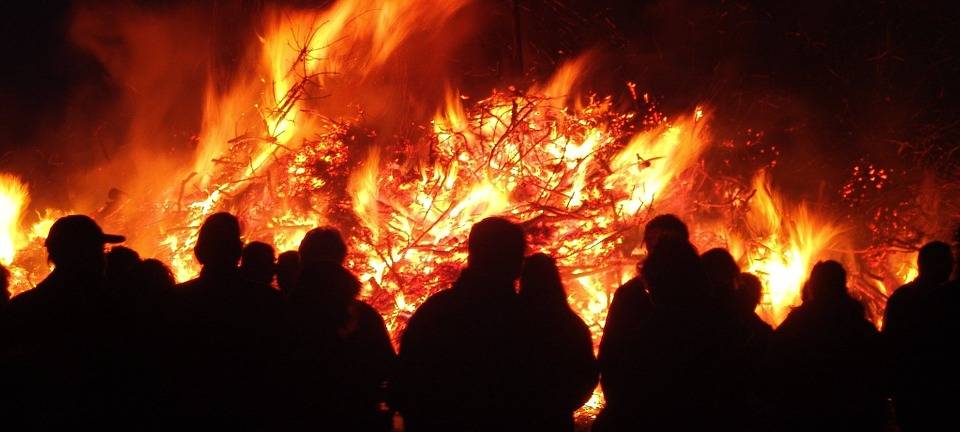 Osterfeuer? Stadt Ahaus sagt, was erlaubt ist