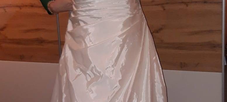 Stephanie aus Epe verschenkt Ihr Brautkleid