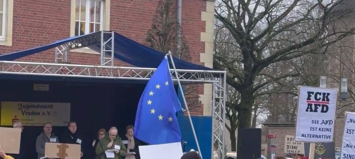 2000 Vredener bei Demo