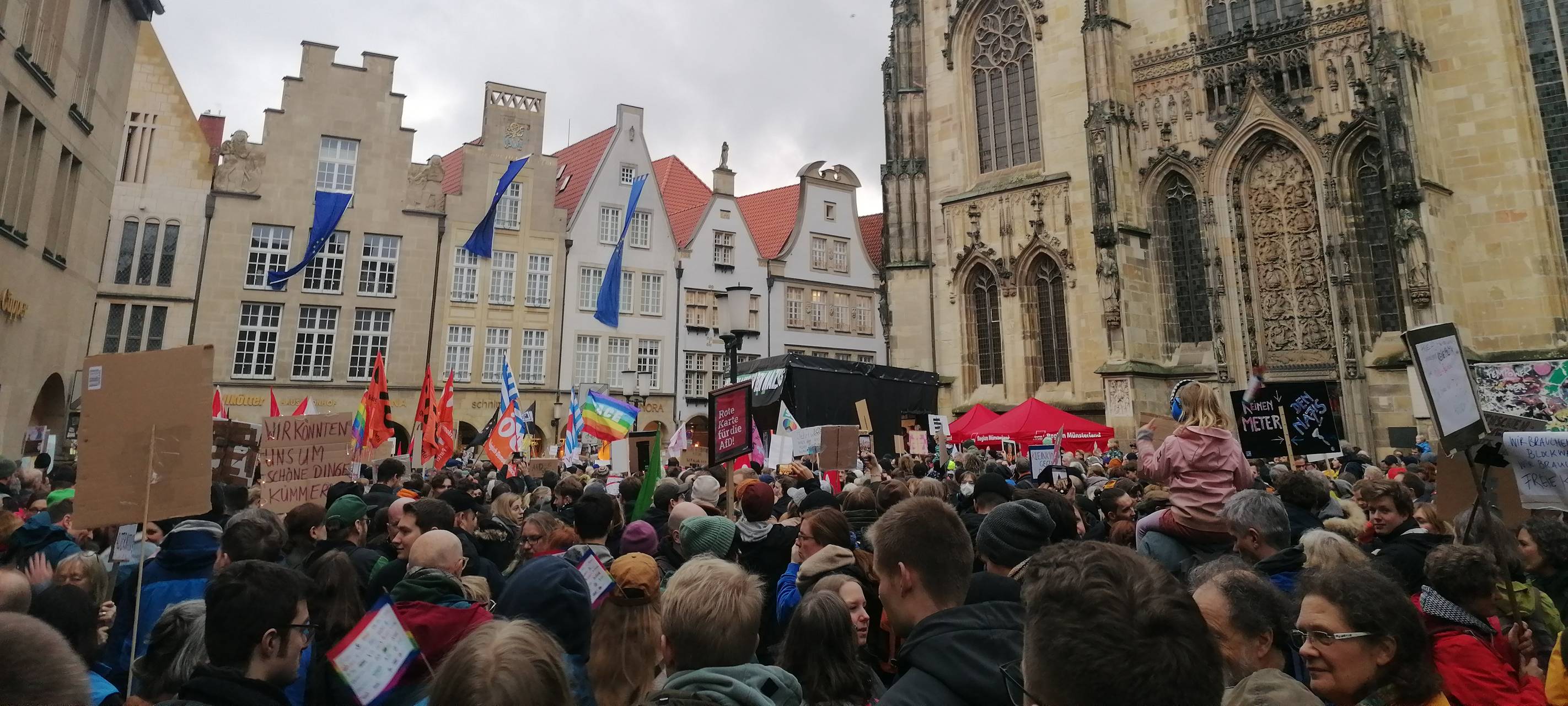 30.000 bei Demo gegen Rechtsextremismus in Münster