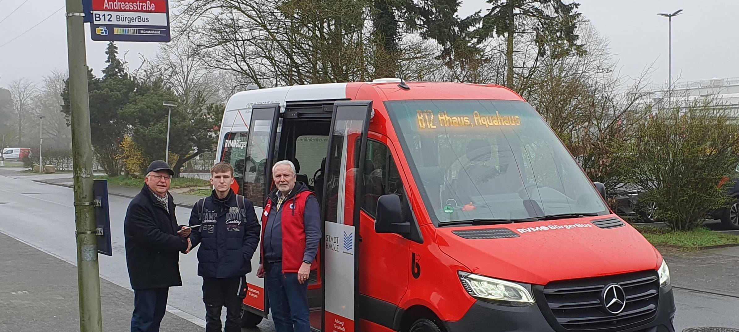 Bürgerbus Ahaus-Haaksbergen begrüßt 30.000 Fahrgast