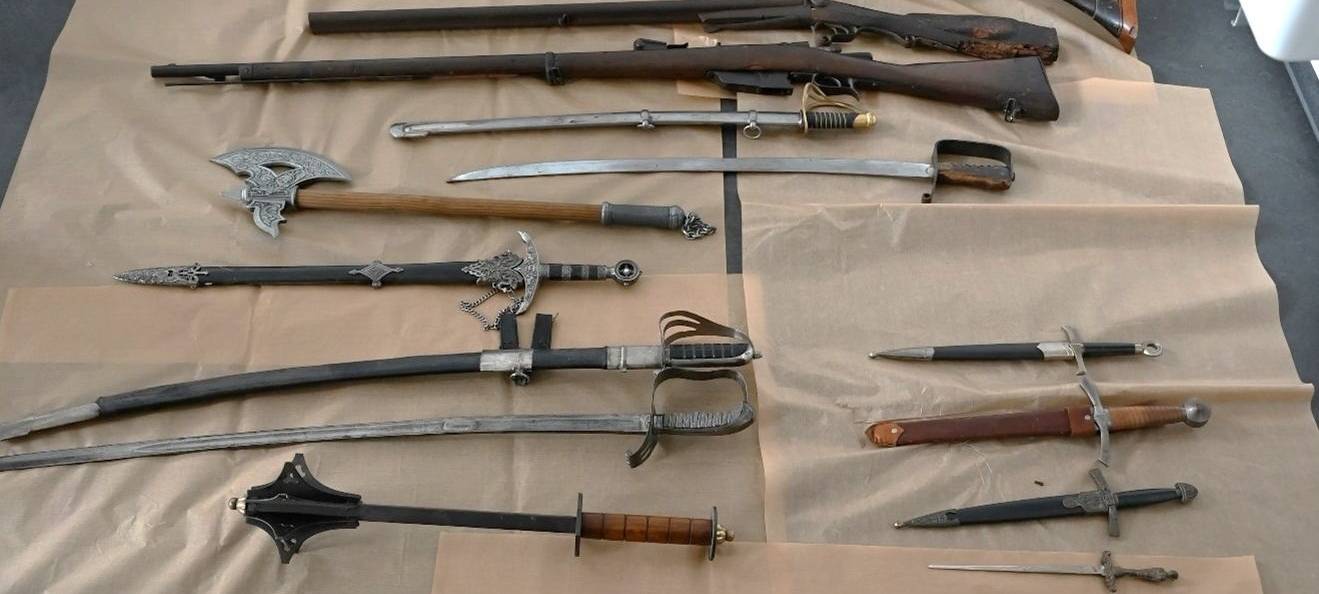 Polizei stellt in Ramsdorf Waffenarsenal sicher