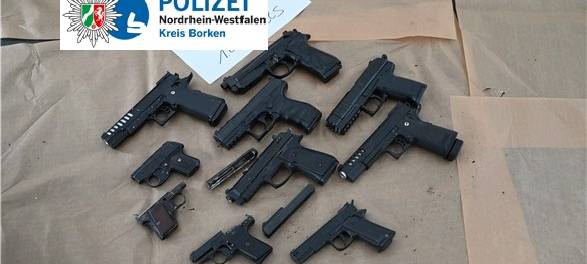 Polizei stellt in Ramsdorf Waffenarsenal sicher