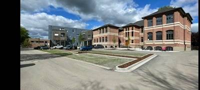 Parkplatz Drilandkolleg und Verwaltungsnebenstelle fertig