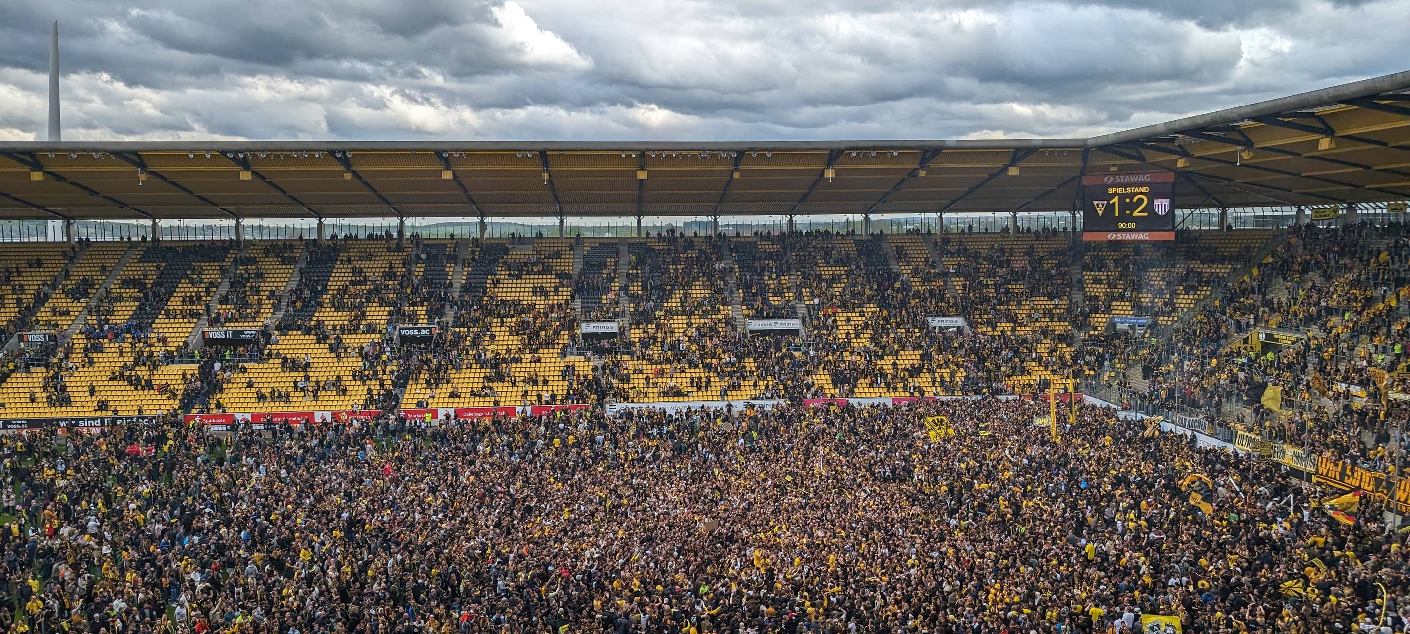 Rekordspiel: Bocholt gewinnt, Aachen steigt auf