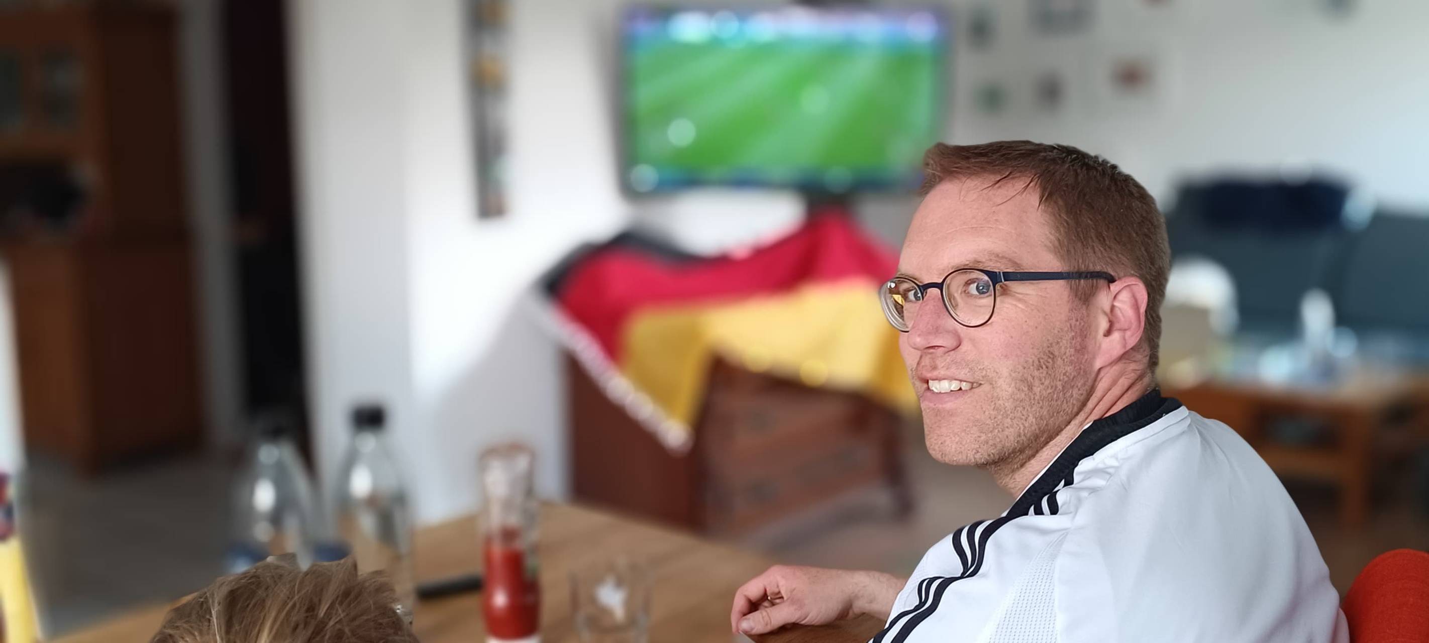 Henri der kleine EM Experte